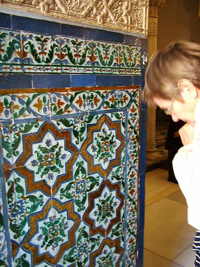 DSCF2041.JPG - Alhambra, veel prachtig keramiek in Palacios Nazaries