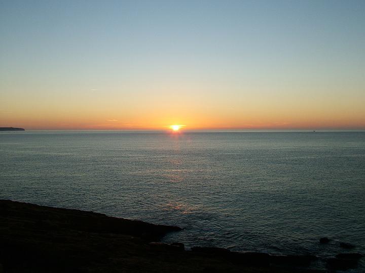 DSCF2190.JPG - Praia da Luz, de zon komt op (07:40)